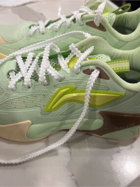Li-Ning Kids' Pastel Green Performance Sneakers with Lime Accents